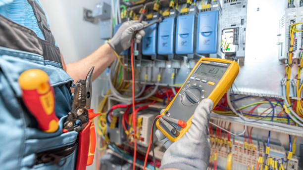Best Electrical Contractors for Businesses  in Lincolnwood, IL